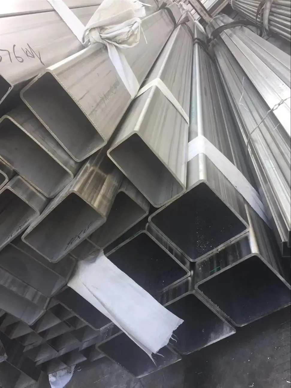 304 316L Stainless Steel Square Rectangular Tube BA Mirror Custom Sizes Supplier - Image 2
