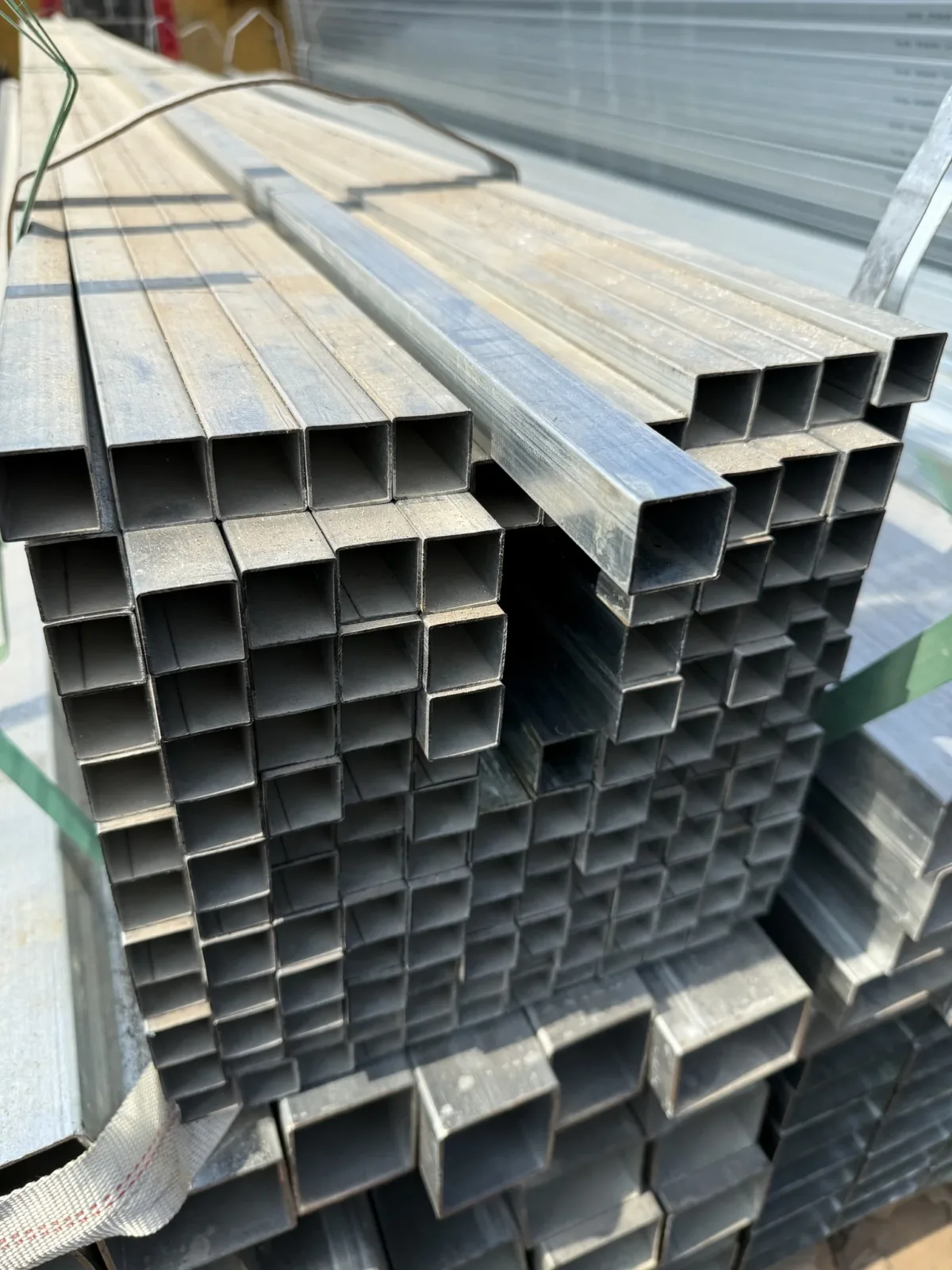 A500 Galvanized Square Steel Pipe 21.3-660mm Factory Direct Supplier - Image 2