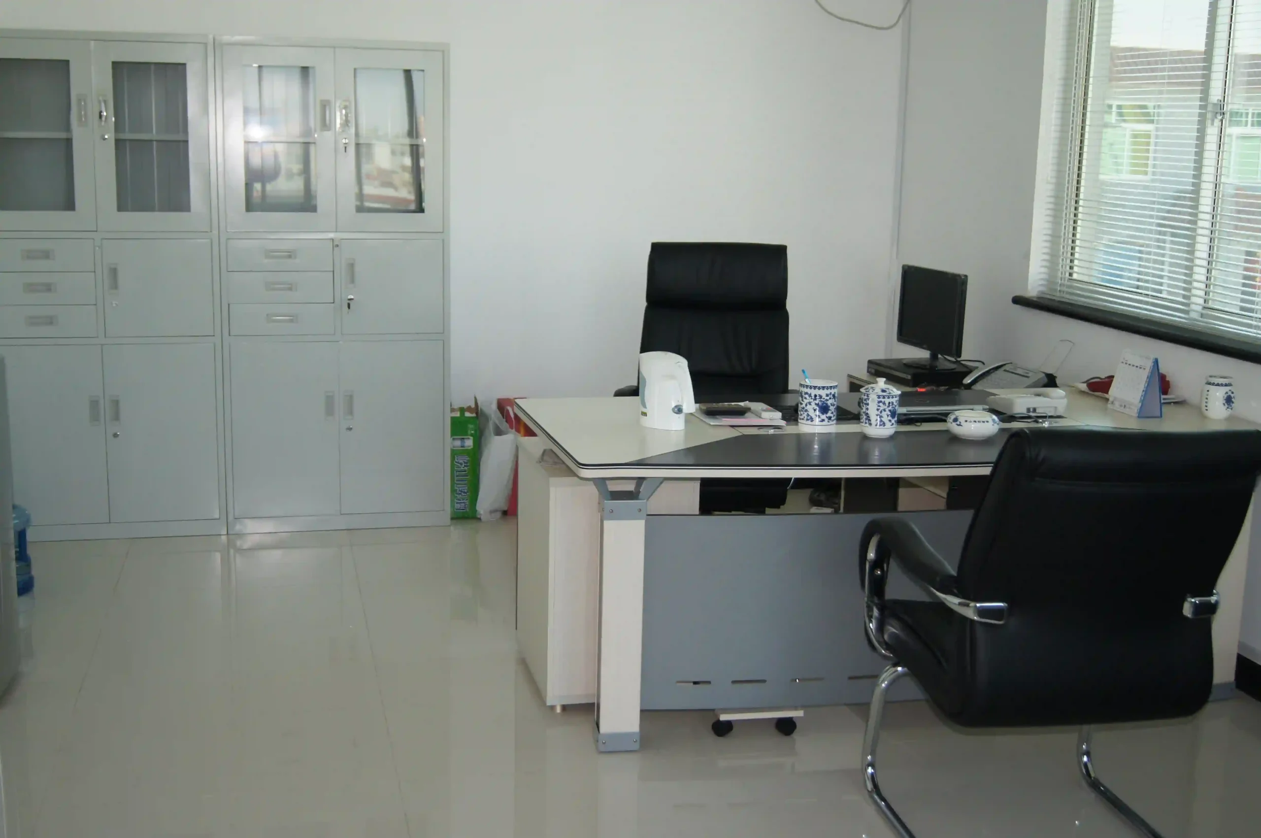 Open-plan international sales office of SD XJY Steel
