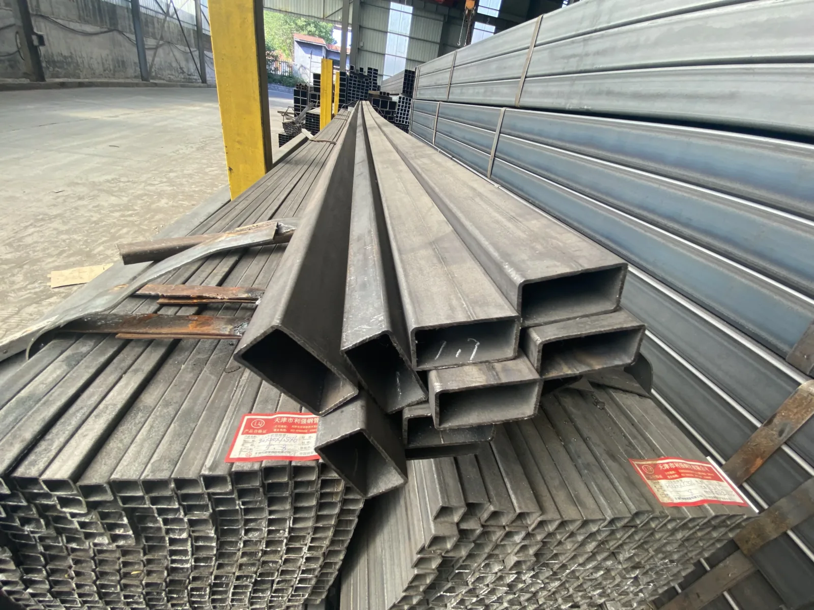 Q235 Black Rectangular Steel Tube 20x40-300x500mm EN10219 Factory Direct Supplier - Image 6
