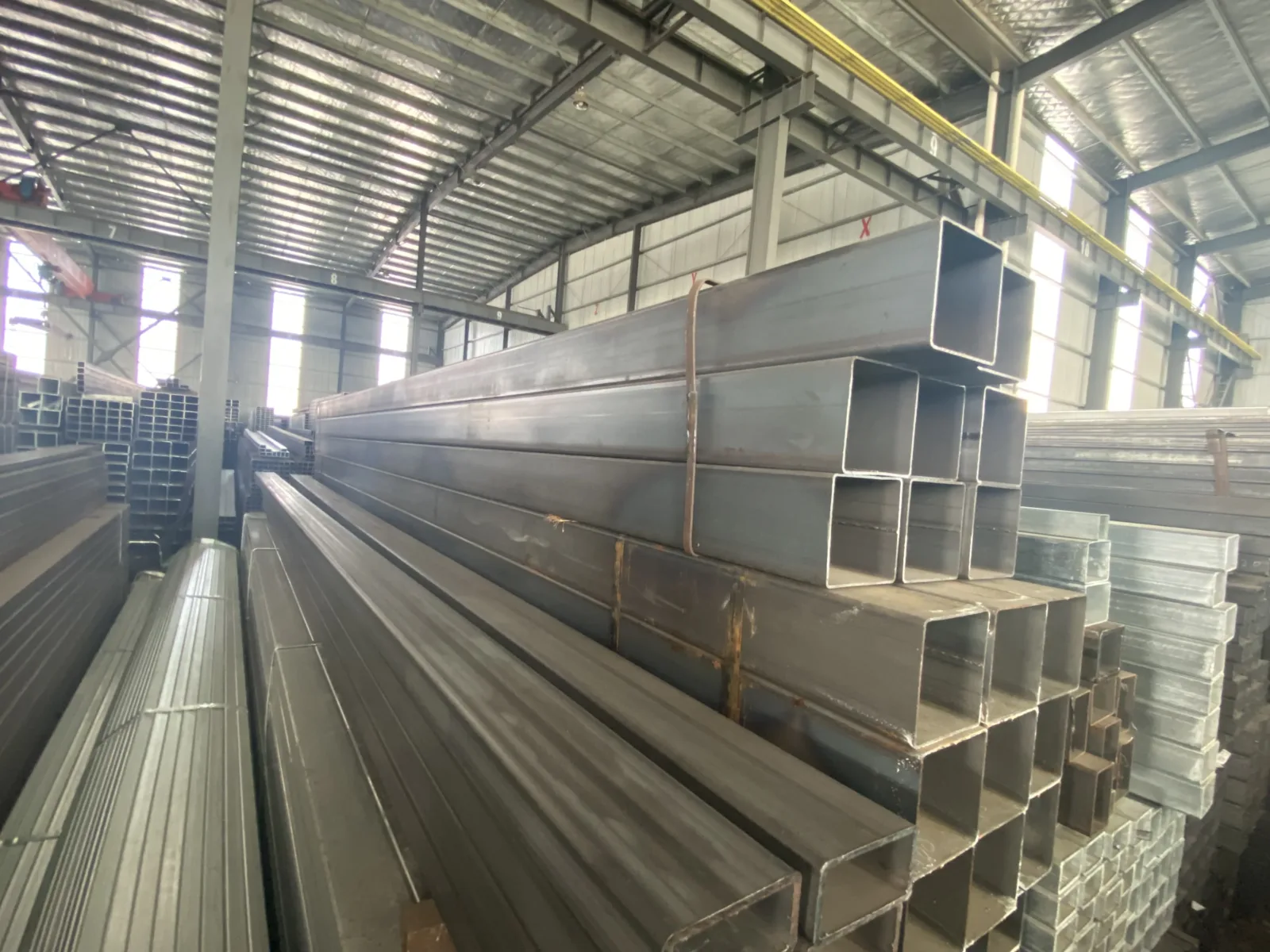 Q235 Black Rectangular Steel Tube 20x40-300x500mm EN10219 Factory Direct Supplier - Image 3