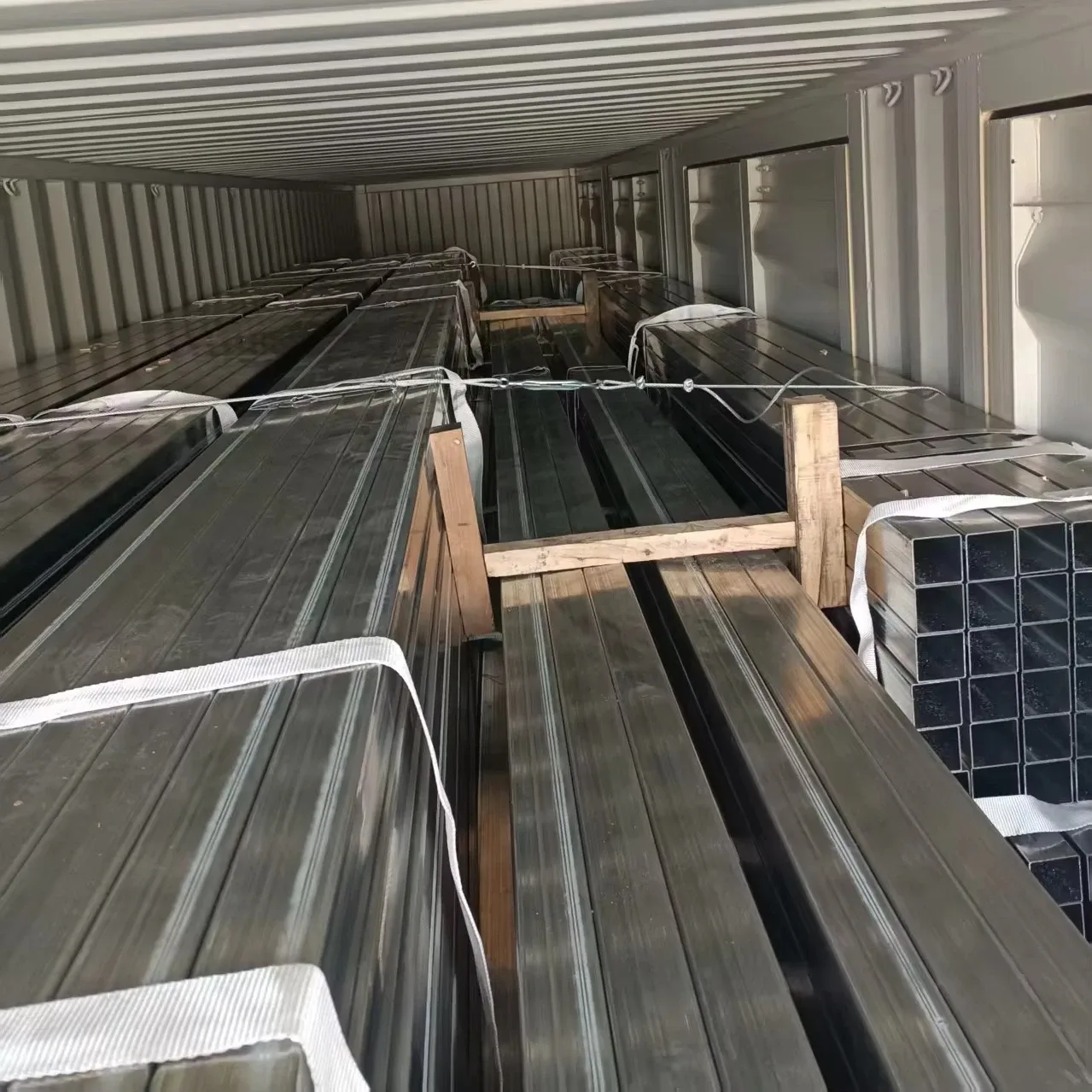 Q235 Galvanized Square Rectangular Steel Tube Z20-Z600 Supplier