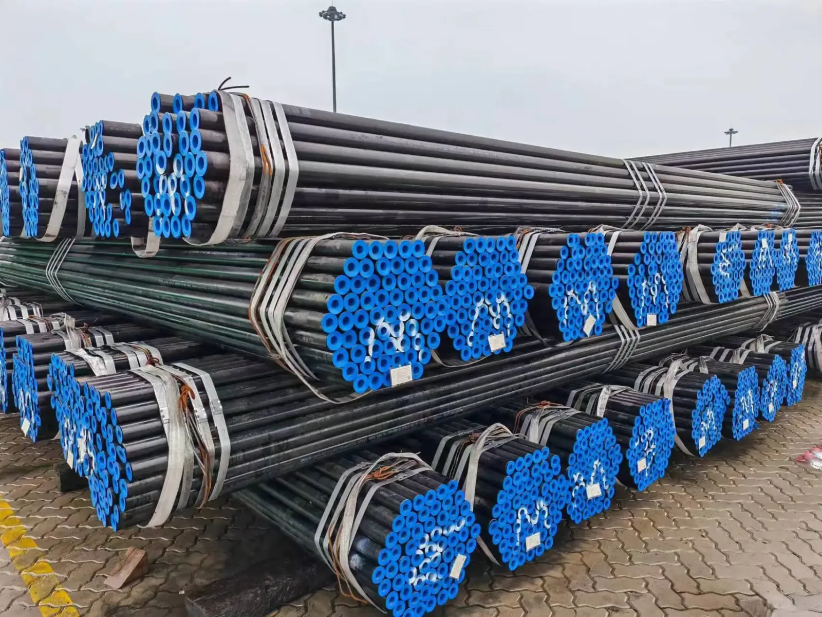 Q235 Seamless Steel Pipe Hot Rolled ASTM Supplier