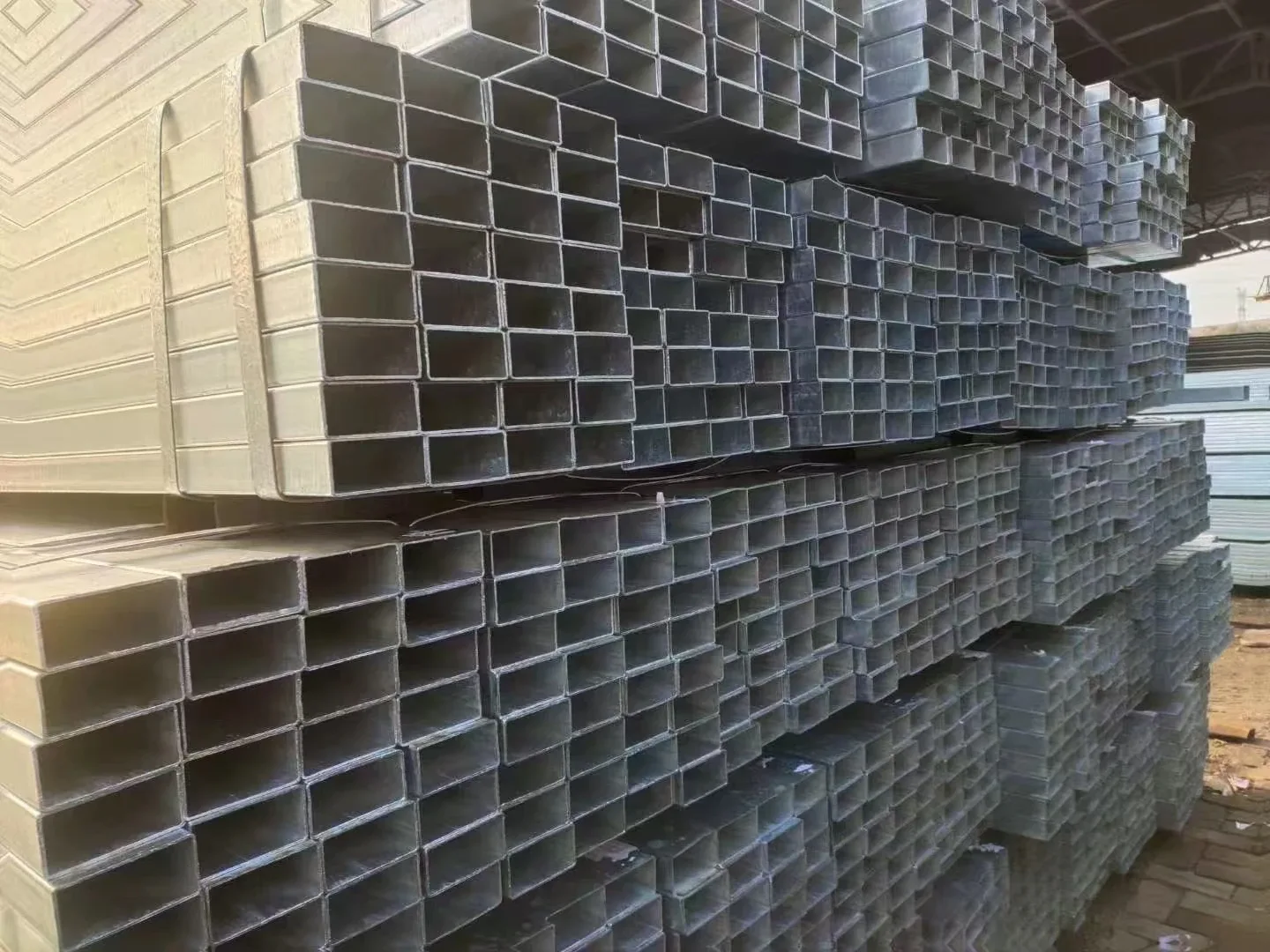 Q235B Q345B Carbon Steel Square Rectangular Tube 0.5-200mm Wall Thickness Factory Direct Supplier - Image 3