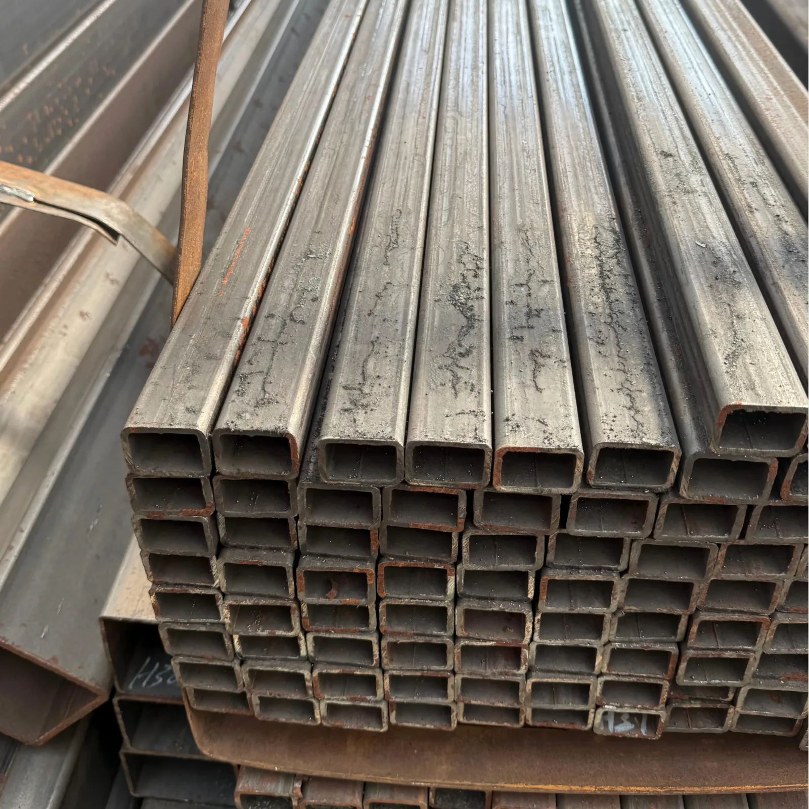 S235JR A36 S355 SS400 Square Steel Tube Custom Size Wall Thickness Manufacturer - Image 2