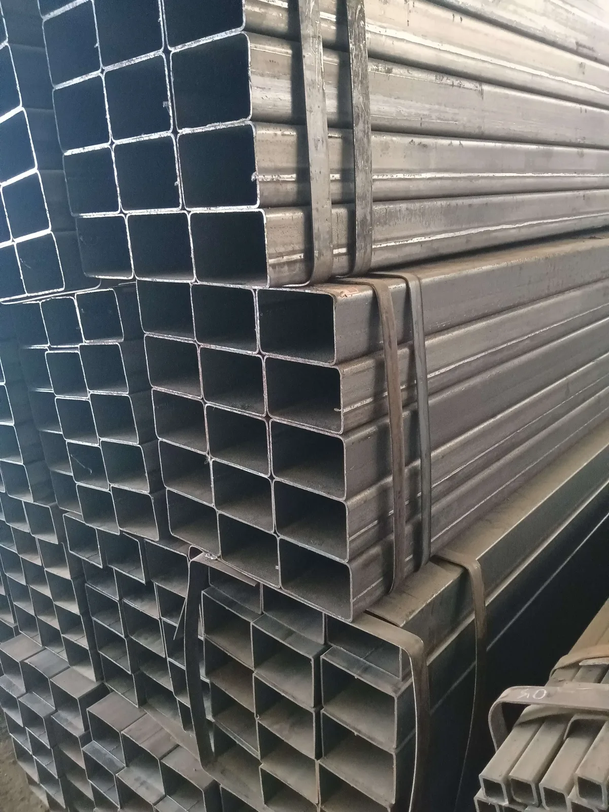 SPA-H Corten Steel Square Tube JIS G3125 Supplier - Image 3